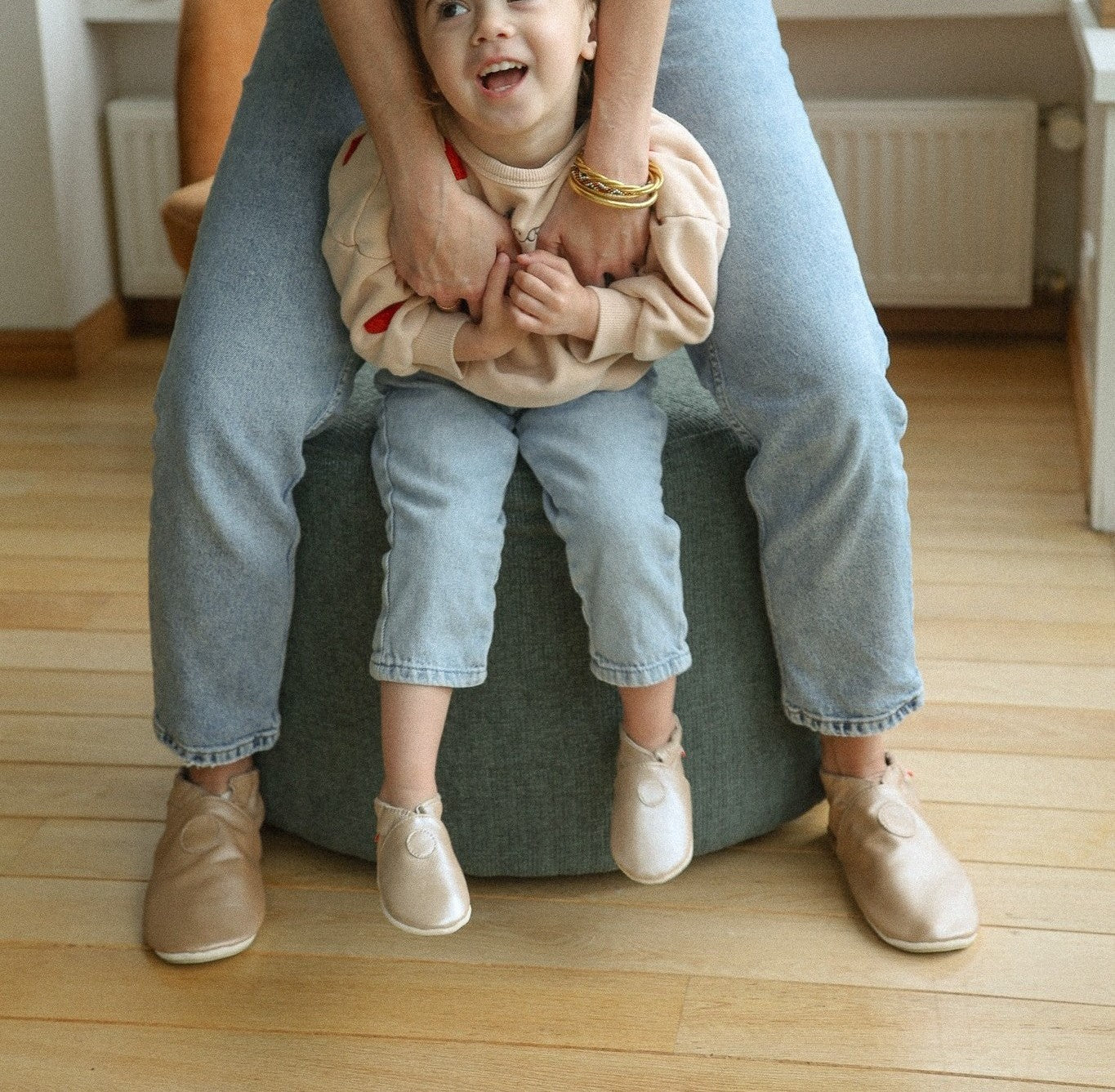 Pourquoi choisir des chaussons en cuir souple pour toute la famille ?