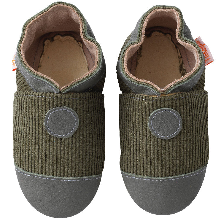 chaussons velours kaki pours enfant vue de face