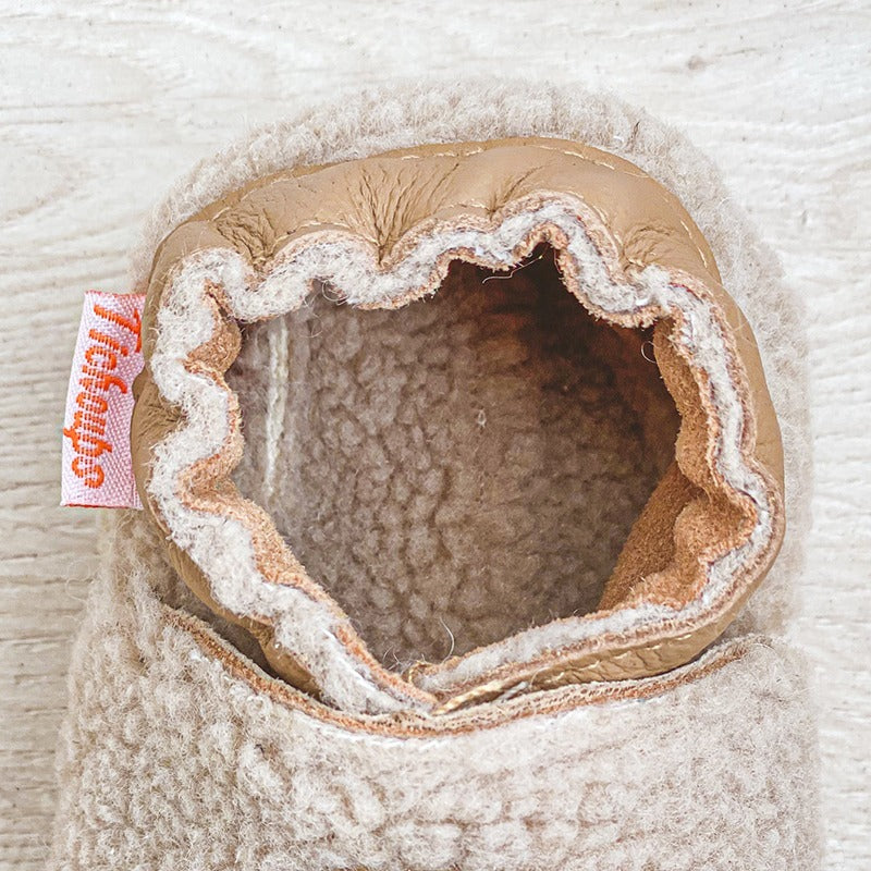 Photo de l'intérieur des chaussons enfant Bouclettes café .