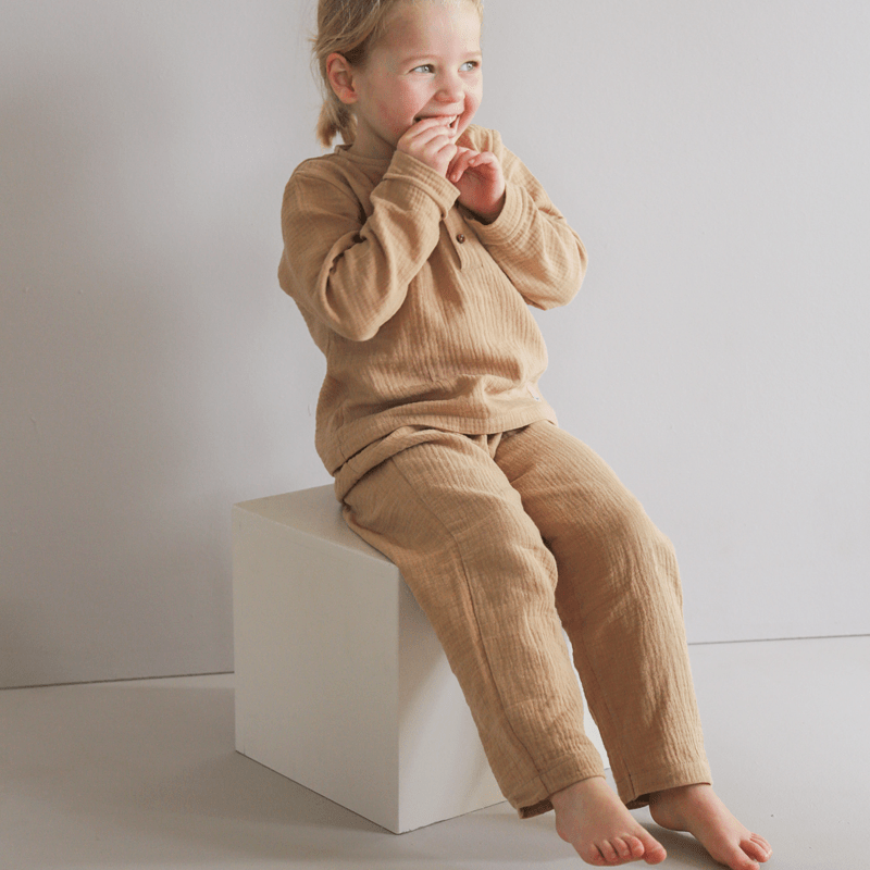 pyjama-ensemble-café-porte