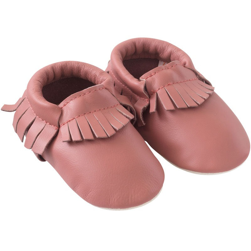 Chaussons-bebe-à-franges-rose-velours-profil