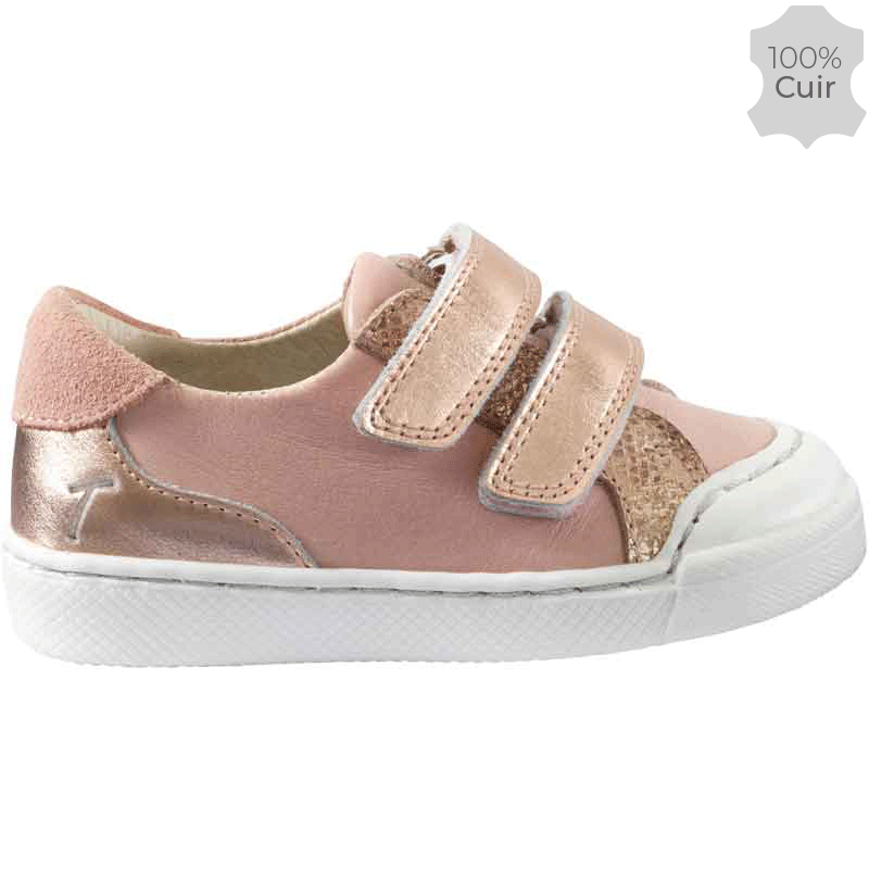 chaussures-premiers-pas-happy-rose-metallise-porte