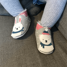 chaussons-bebe-cuir-souple-fourres-neige-face