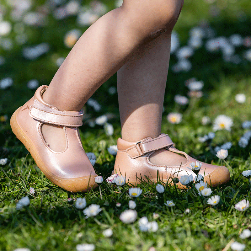 chaussures-premiers-pas-poppy-rose-irise-profil