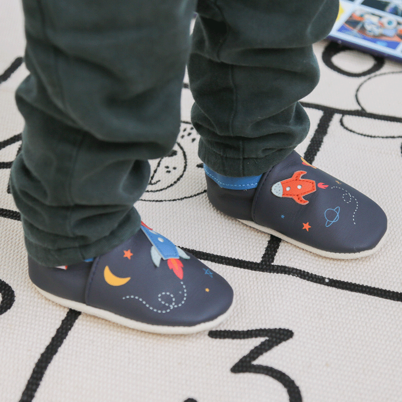 chaussons-bebe-cuir-souple-thomas-astronaute-face