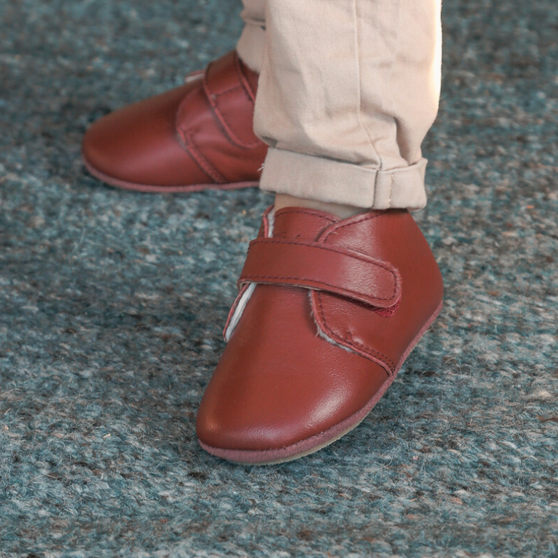 Quelle chaussure pour bébé qui se met debout ?