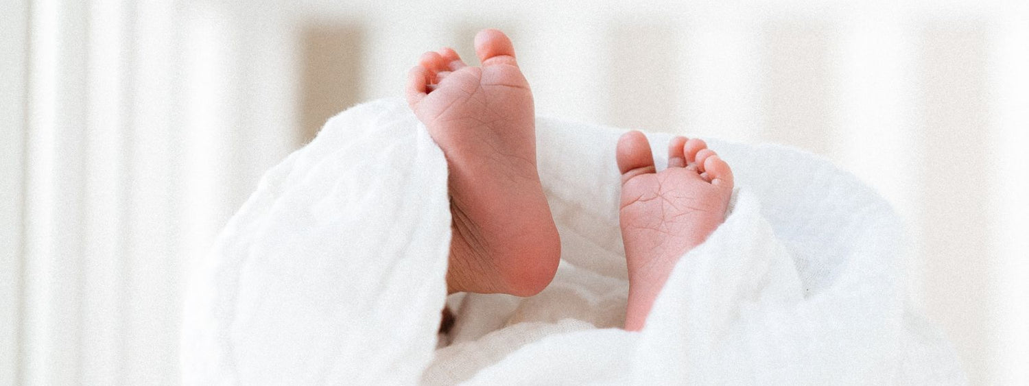 Comment prendre soin des pieds de bébé - Tichoups