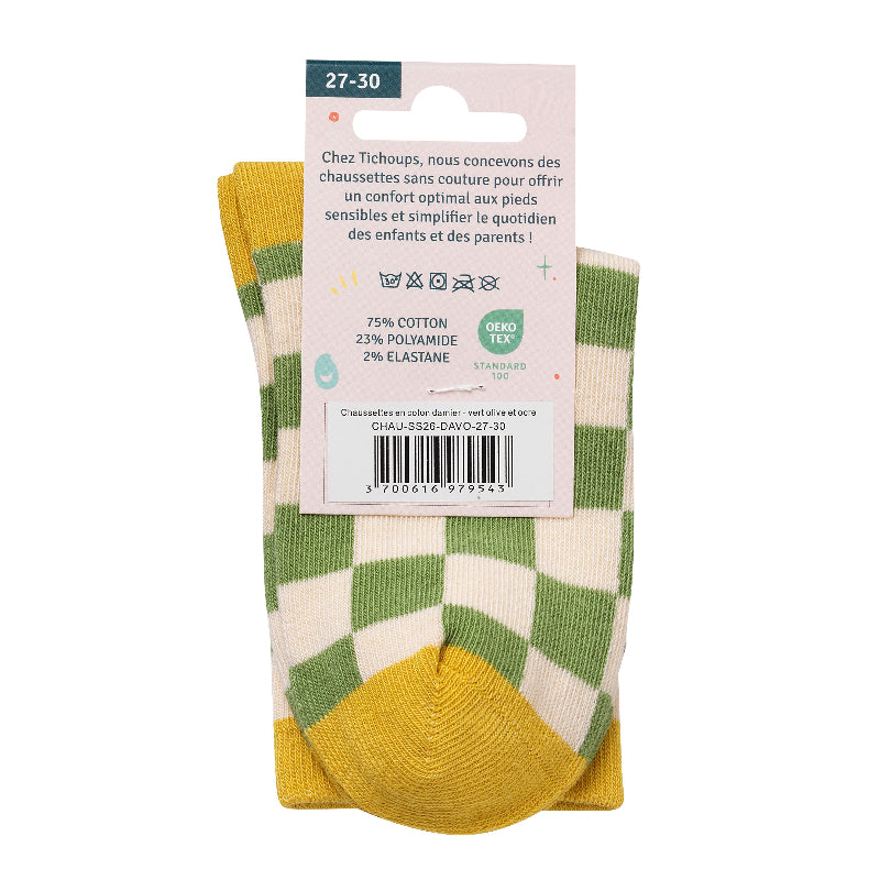 Photo avec le packaging verso des chaussettes sans couture damier vert olive et ocre .