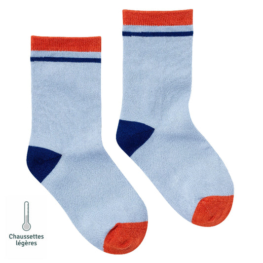 Chaussettes sans couture unies bleu gris avec détails rouge vue de profil