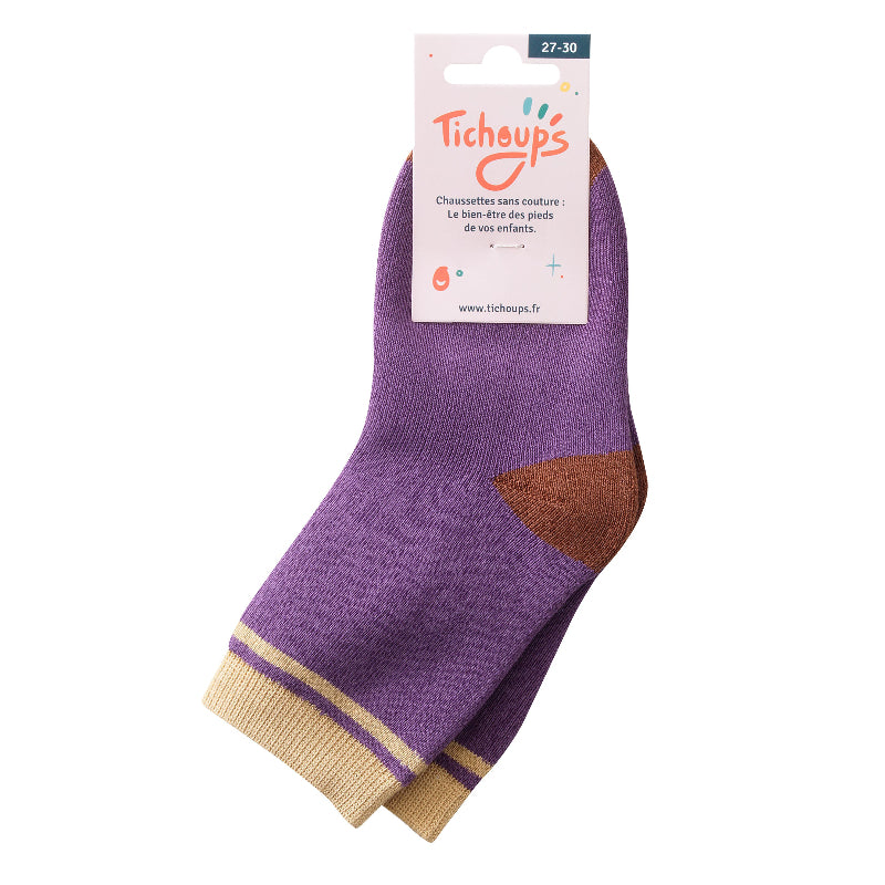 packaging avant en carton des chaussettes sans couture violet et beige épaisses 