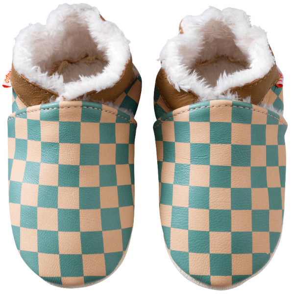 Chausson enfant cuir souple fourrés enfant à motifs Damier , vue de face