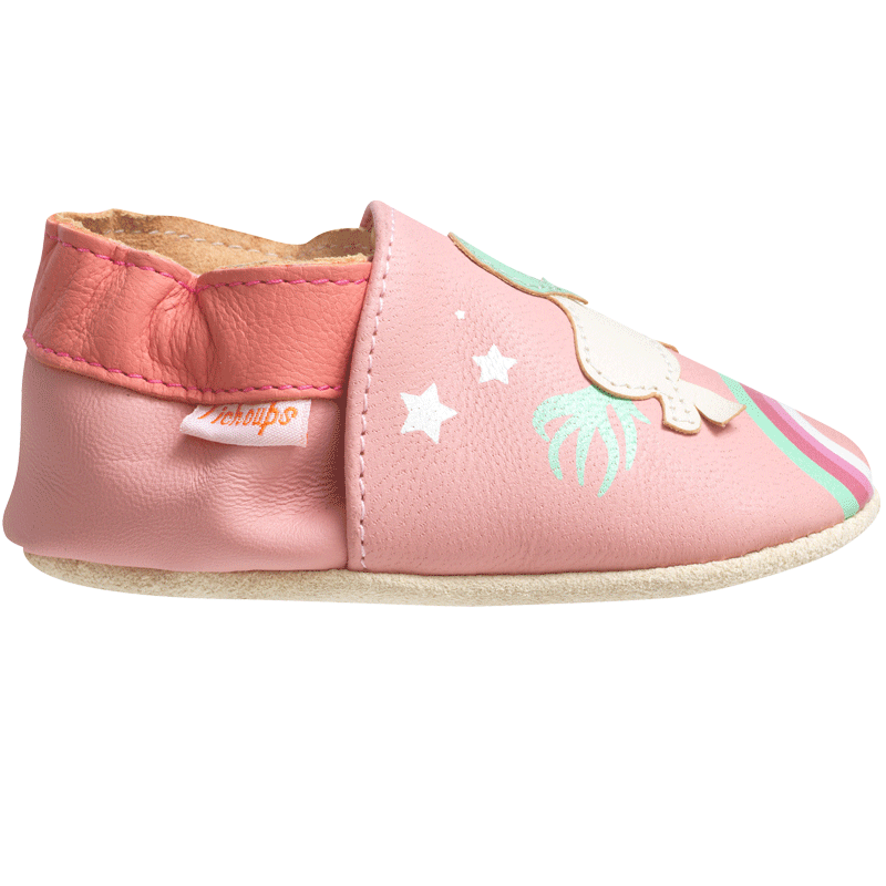 Chaussons en cuir souple pour bébé, coloris rose et à motif licorne. Vue de profil