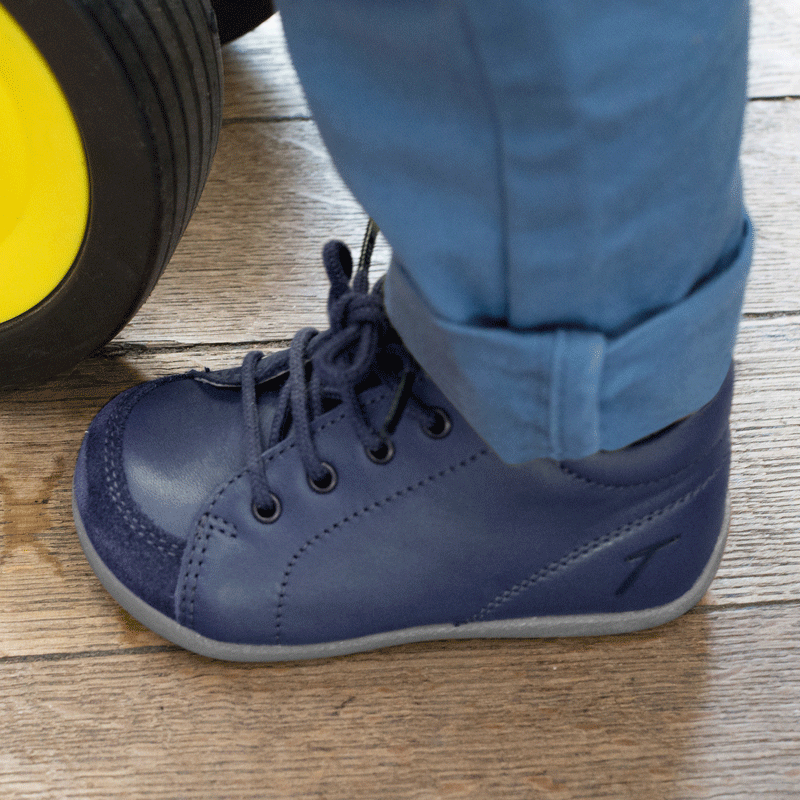 chaussures-premiers-pas-sporti-marine-porte
