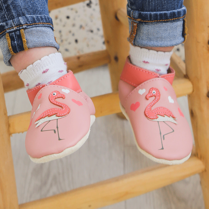 chaussons-bebe-cuir-souple-faustine-flamant-rose-face