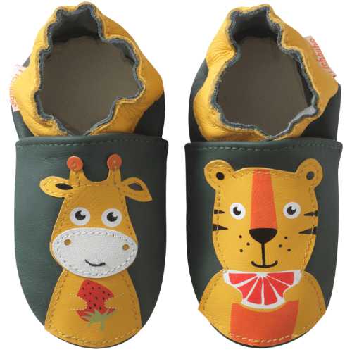 Photo des chaussons cuir enfant souple Gabriel et Gustave prennent le goûter, vue de face.