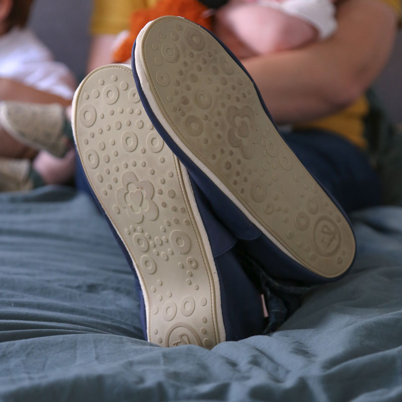 Photo des semelles des chaussons adultes Bouclettes .